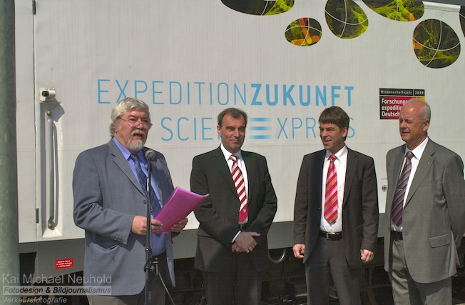 Der Science-Express zu Gast in Jena-Göschwitz